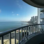 Apartamento con vista al mar piso 19 Bocagrande